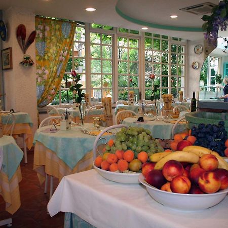Hotel Marconi Cattolica Luaran gambar