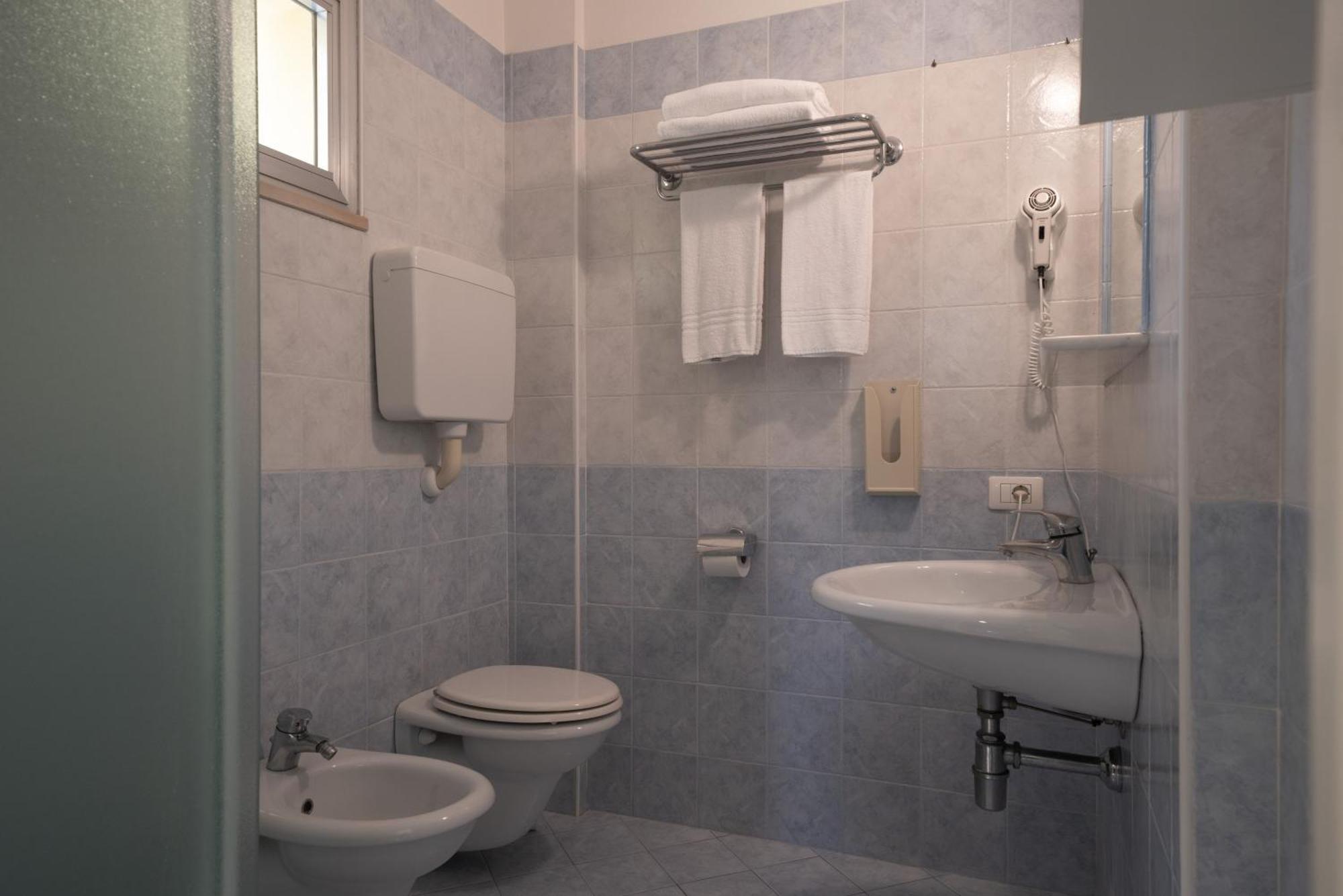 Hotel Marconi Cattolica Luaran gambar