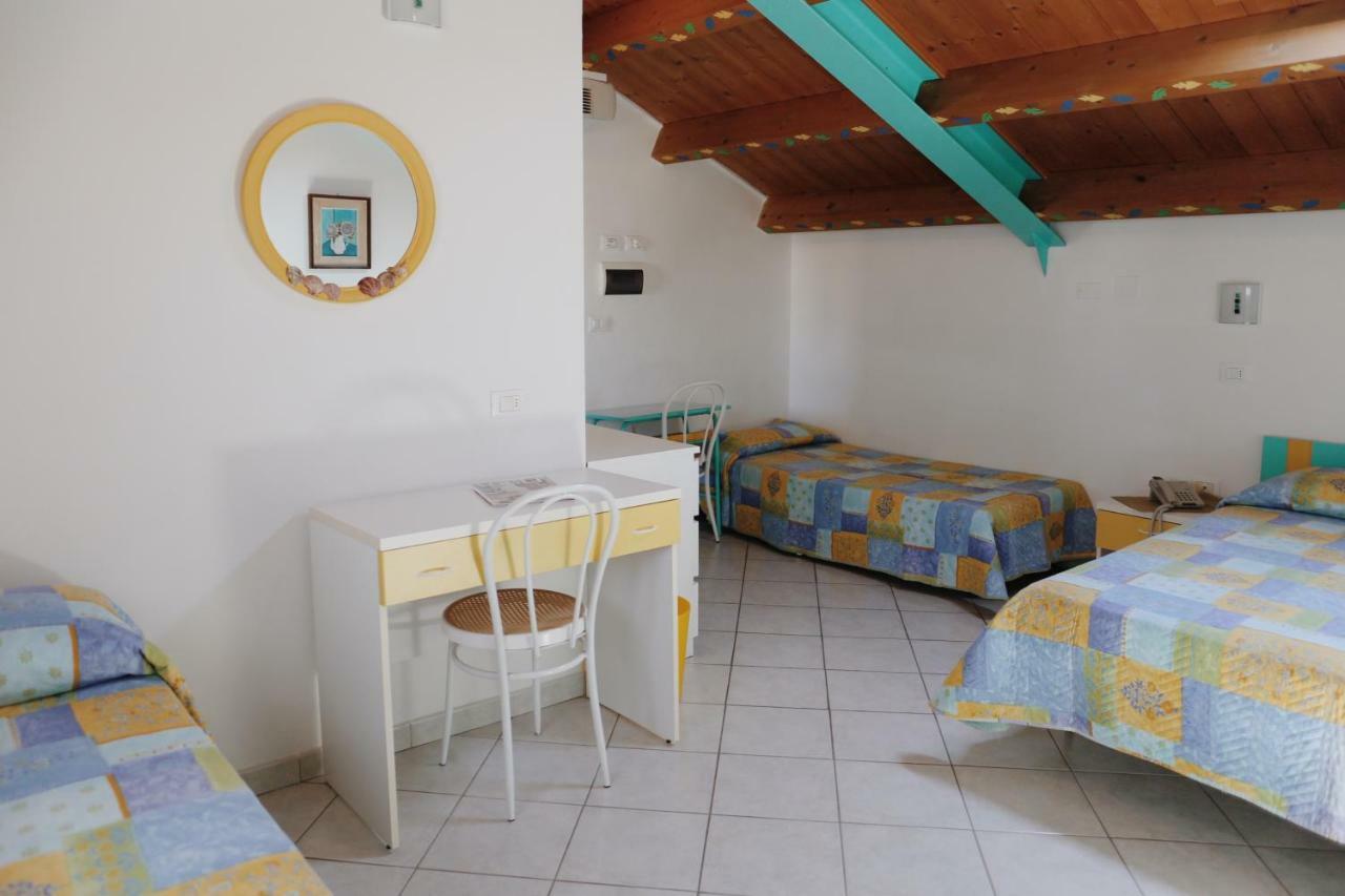 Hotel Marconi Cattolica Luaran gambar