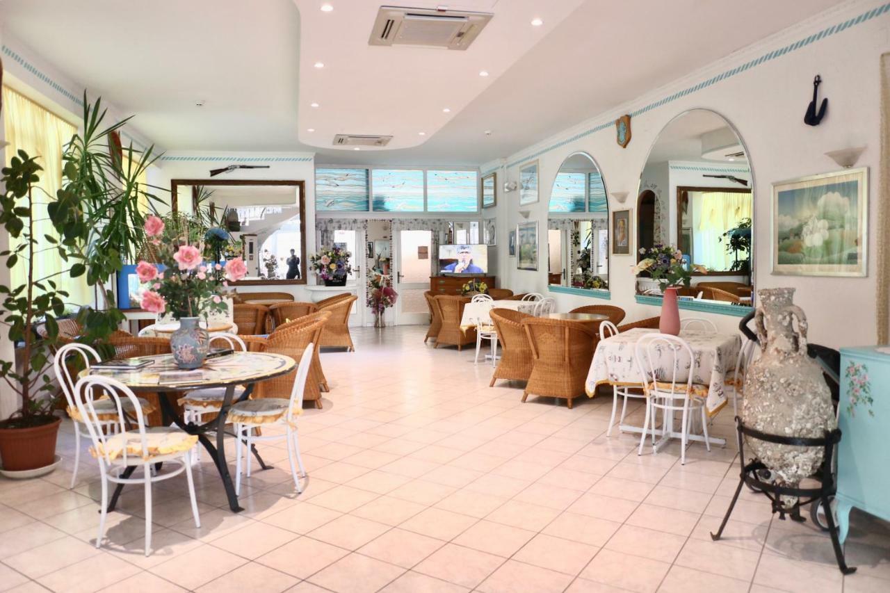 Hotel Marconi Cattolica Luaran gambar