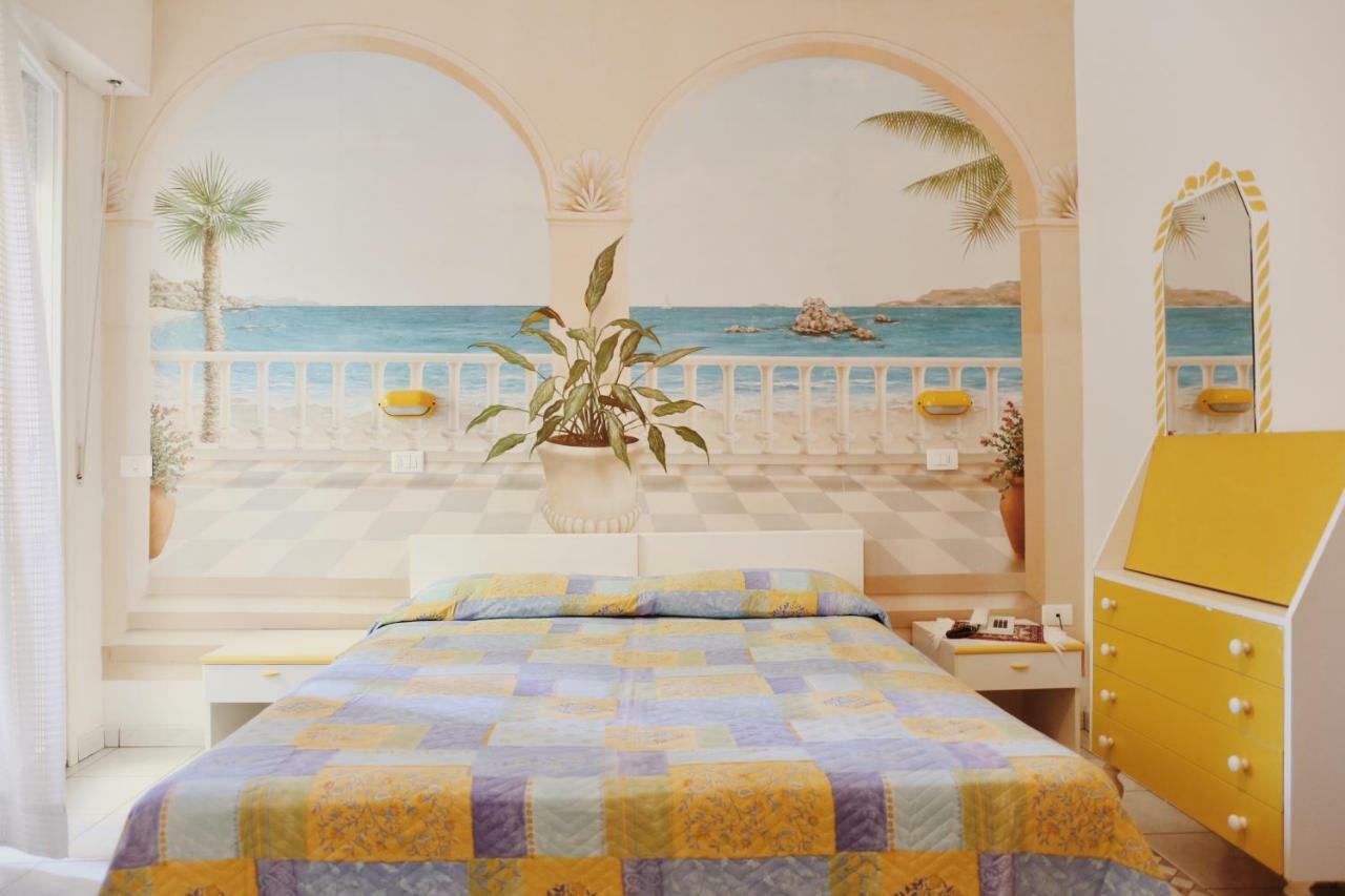 Hotel Marconi Cattolica Luaran gambar