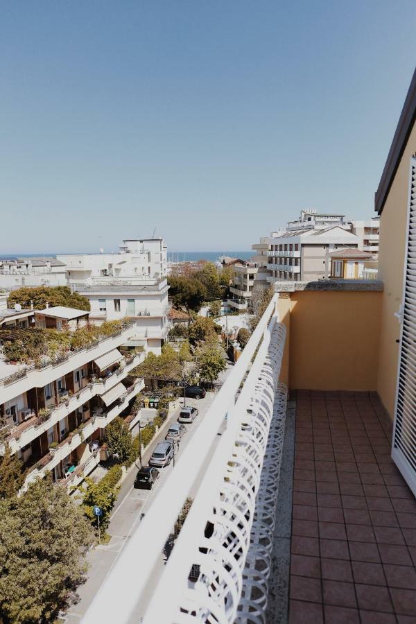 Hotel Marconi Cattolica Luaran gambar