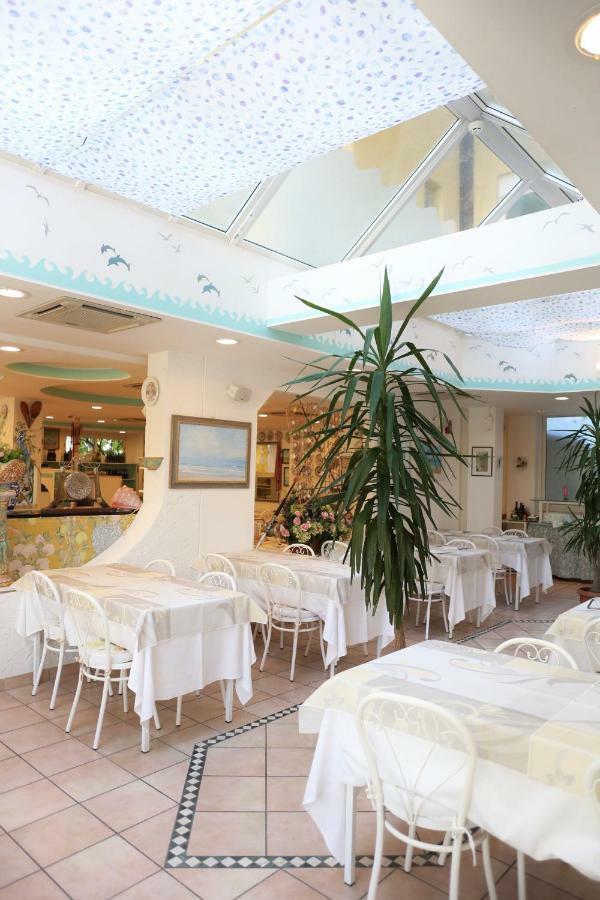 Hotel Marconi Cattolica Luaran gambar